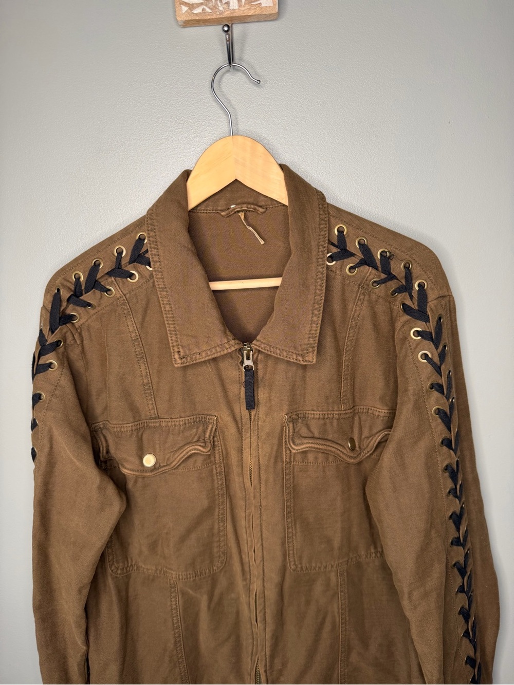 Free People Faye Military Jacket Lace Sleeve Detail - Picture 5 of 14